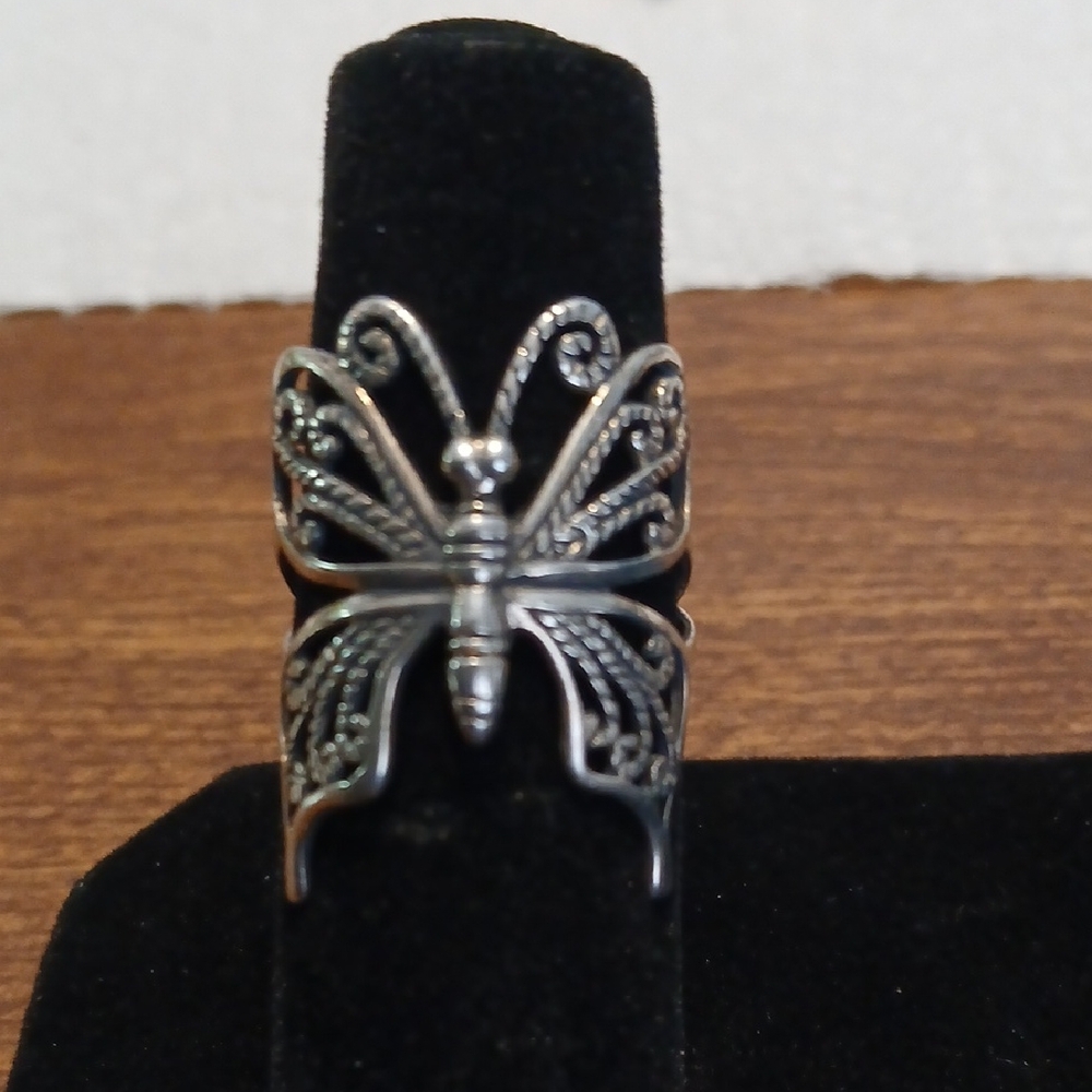 Elegant Silver Butterfly Ring